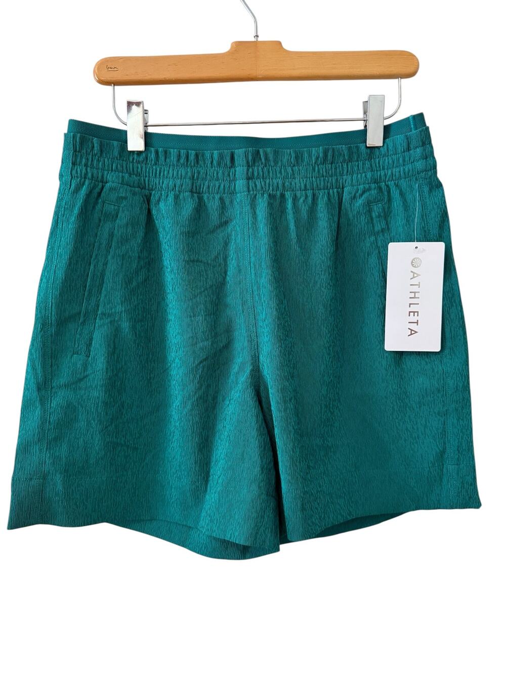 Athleta ECHO Pull on Shorts Emerald Green 8